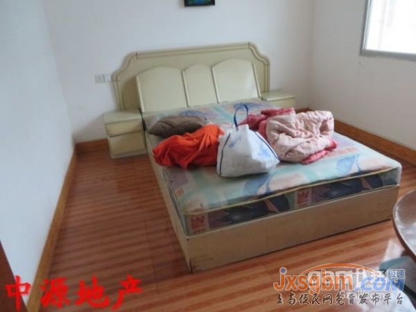 上高錦園小區，家具家電全配床三張，有地下室！