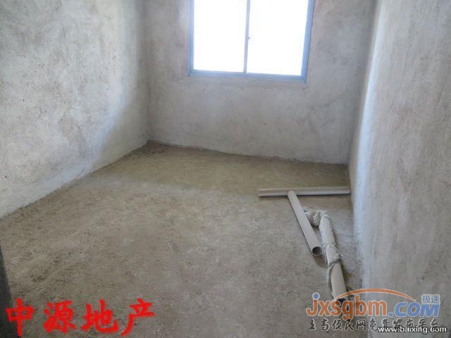 上高御山華府5樓，毛坯三通，地面車庫21平，可按揭