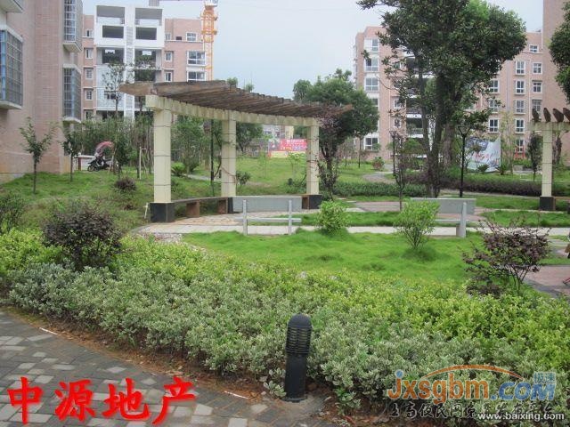 上高御山華府5樓，毛坯三通，地面車庫21平，可按揭