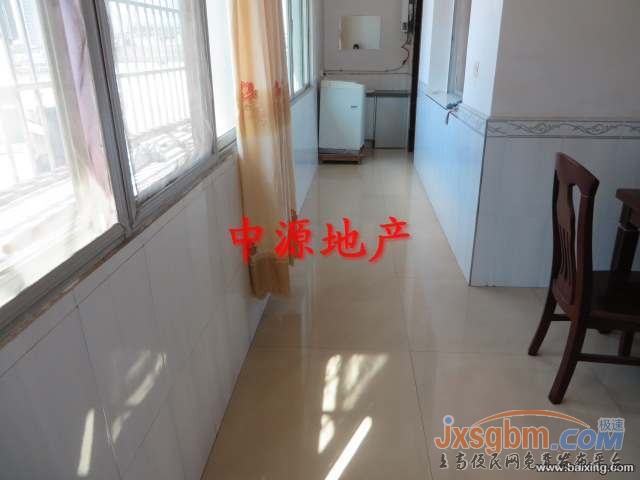 上高和平路4樓，家具家電全配很多是新的，有地下室！