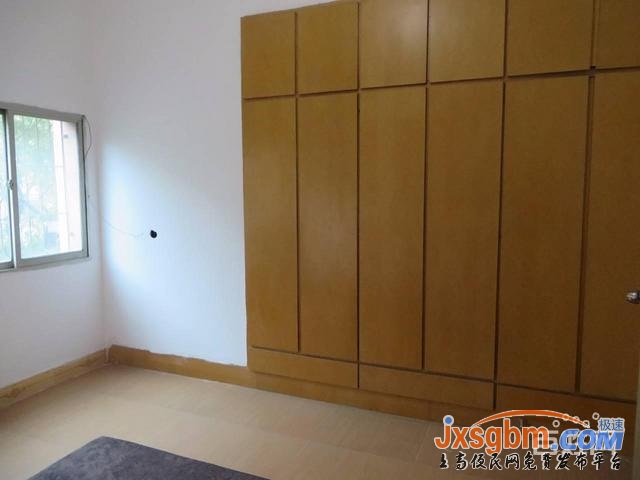 上高四中旁邊3樓翻新裝修三室家具家電全配用天燃氣